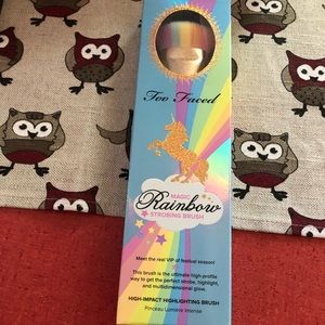 Too Faced Life’s A Festival Rainbow Strobing Brush